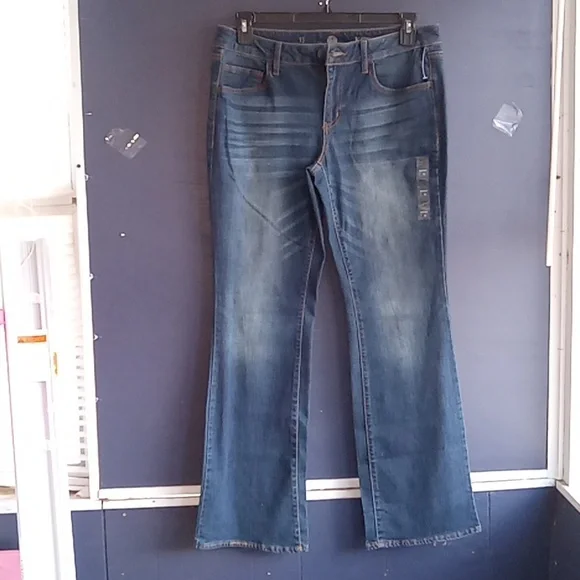 NWT So bootcut distressed jeans size 13 - Picture 1 of 6